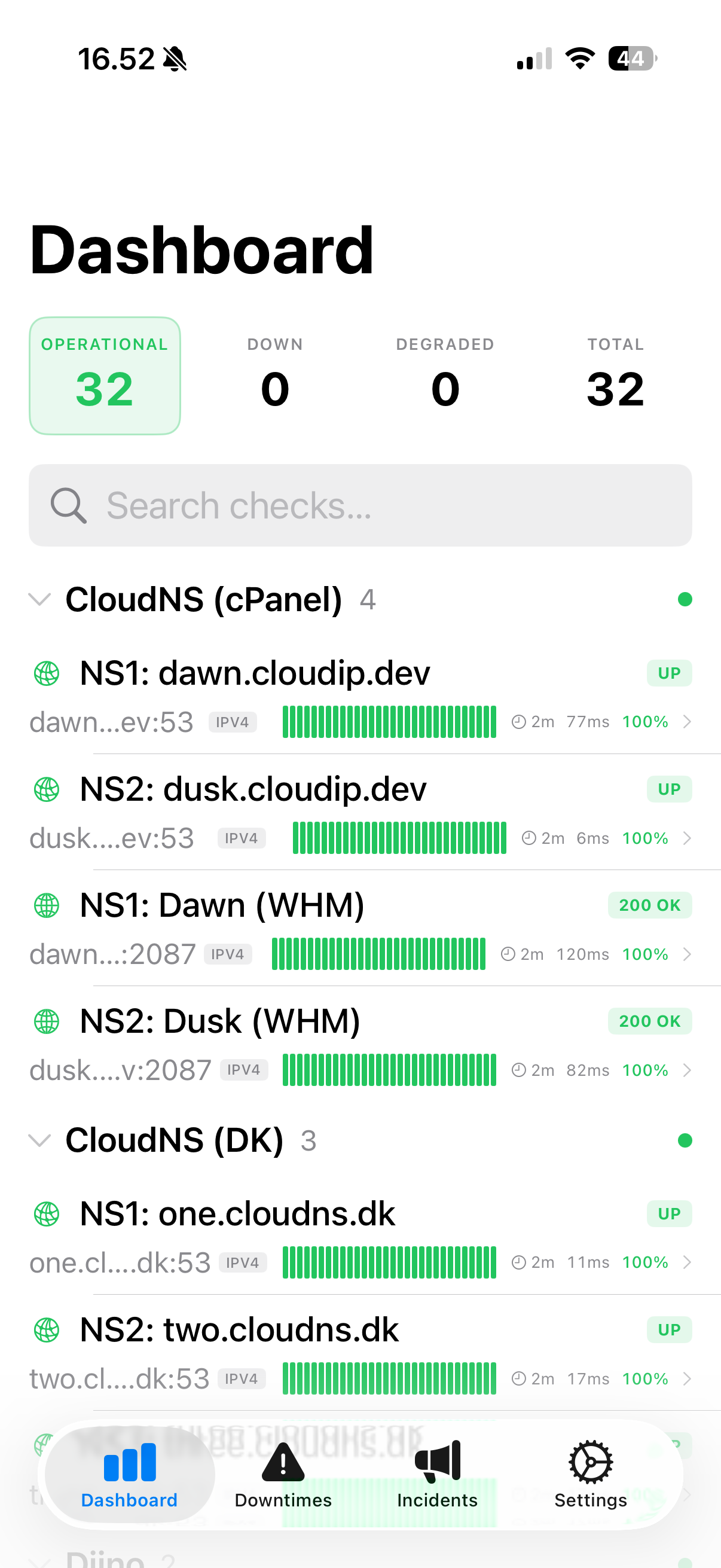 chglog iOS app showing monitoring dashboard with push notifications